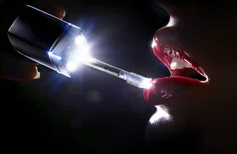 using-light-lip-gloss.jpg