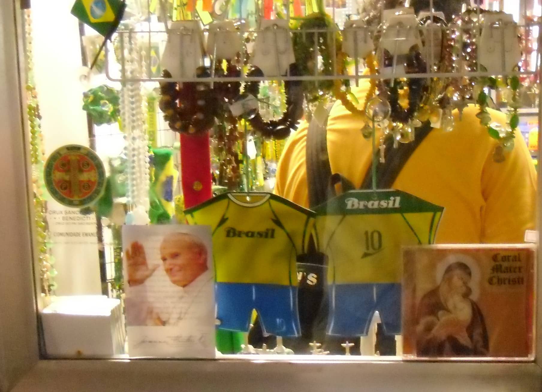 tourist-gift-shop.jpg