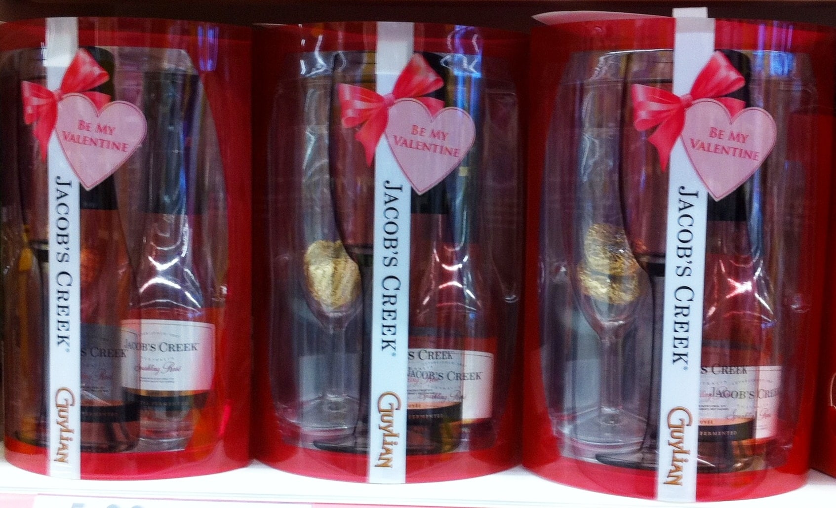 jacobs-creek-glass-set-for-valentines.jpg