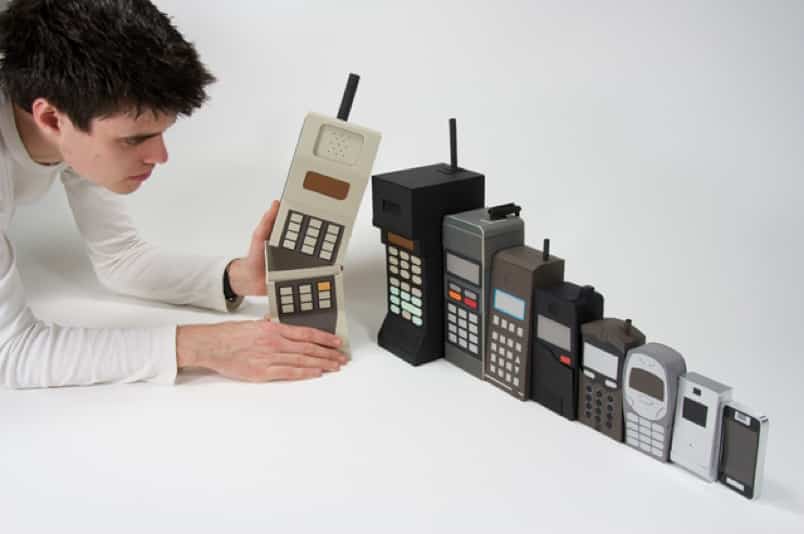 evolution_of_the_cellphone_01.jpg