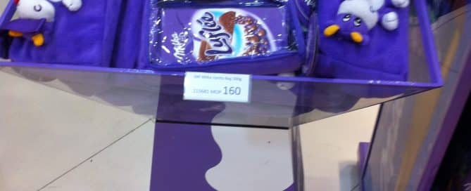 milka-pos-vanity-bag-with-chocolate.jpg