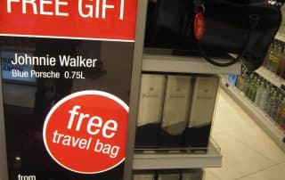 johnnie-walker-leather-travel-bag.jpg
