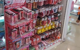 In-Store POS Display by Maybelline to Boost Visibility