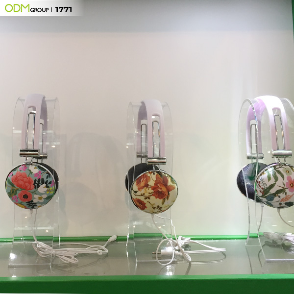 Custom-Printed Headphones 2 Custom-Printed Headphones 2