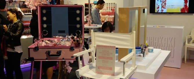 Unique Trade Show Marketing Idea Cosmetics Video POS Display