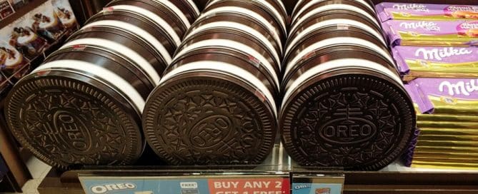 Why We Love Oreo's Custom Food Packaging for Brand Promotion