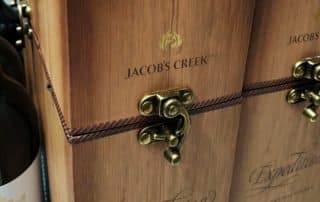 Custom Wine Packaging for Jacob's Creek : A Vintage Design