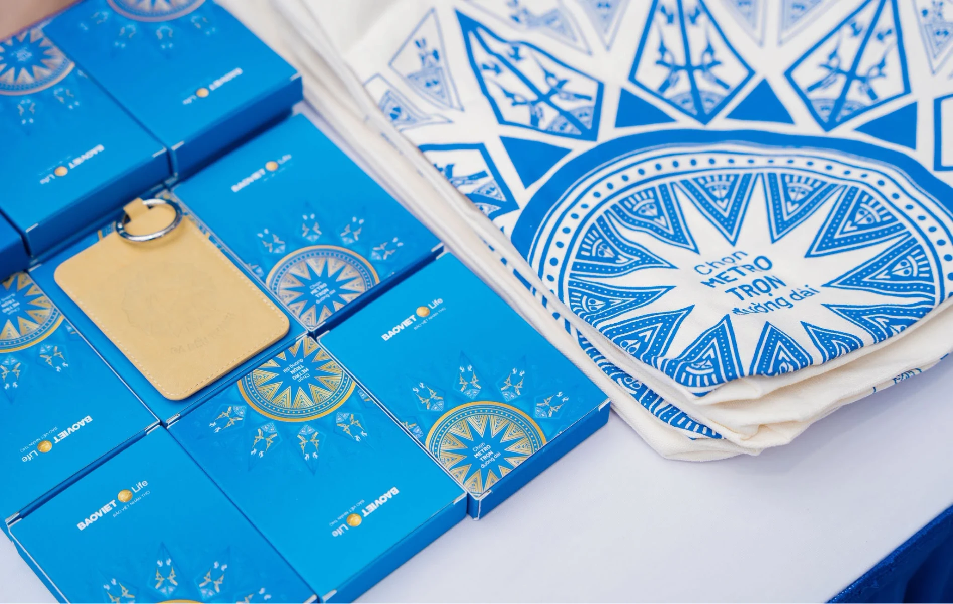 bao-viet-life-promotional-gifts-3 bao-viet-life-promotional-gifts-3