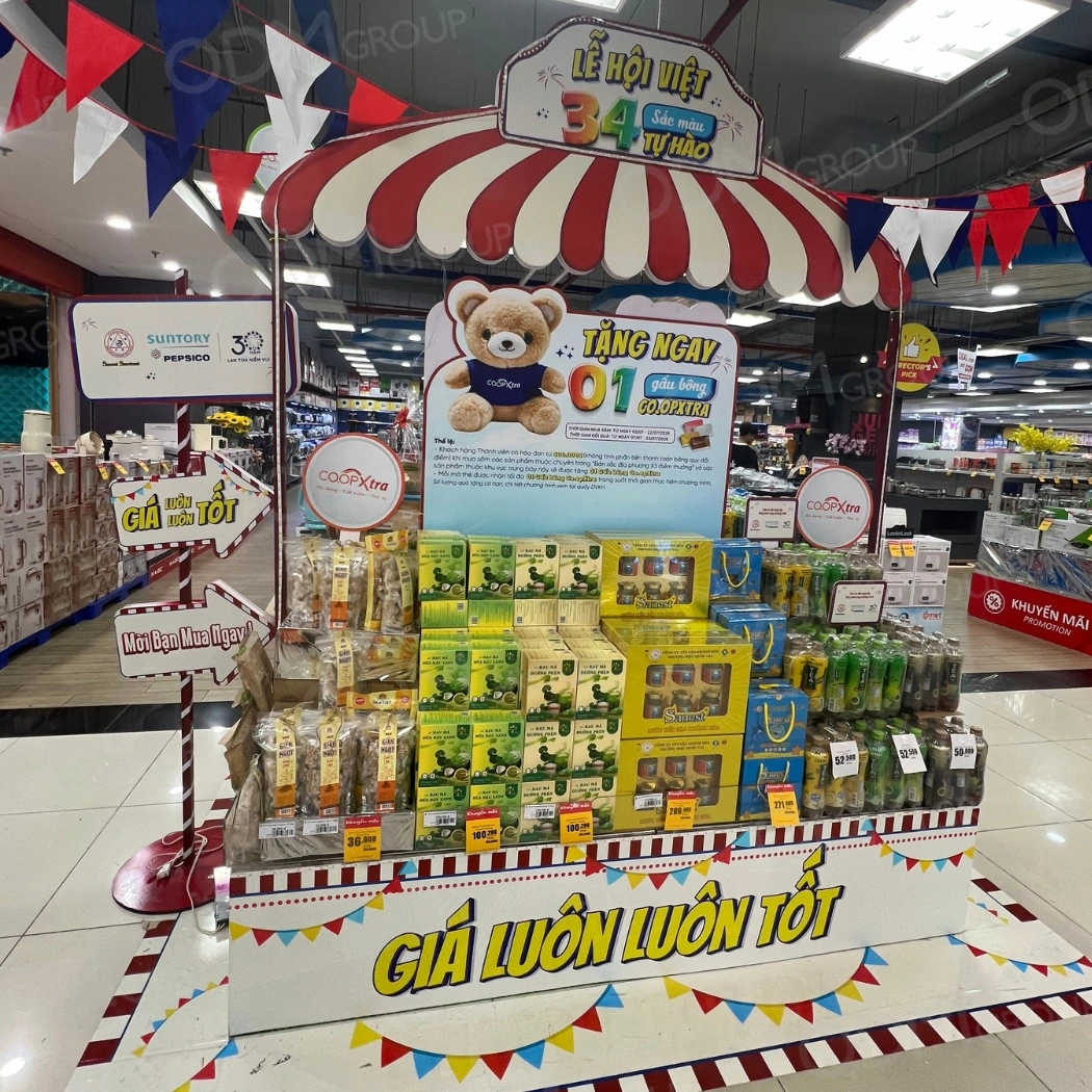 coop-xtra-festival-pos-display-with-plush-toy-2 coop-xtra-festival-pos-display-with-plush-toy-2