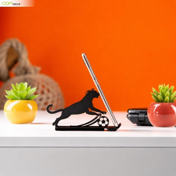custom-metal-animal-shaped-phone-stand-2 custom-metal-animal-shaped-phone-stand-2