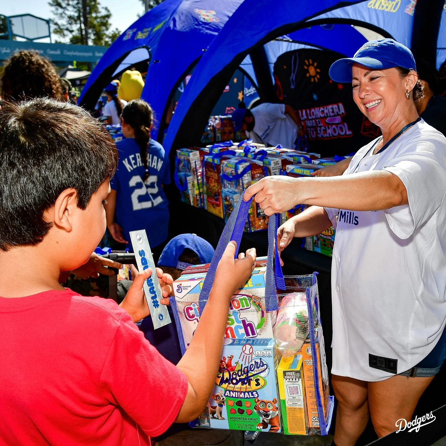 dodgers-back-to-school-resource-fair dodgers-back-to-school-resource-fair