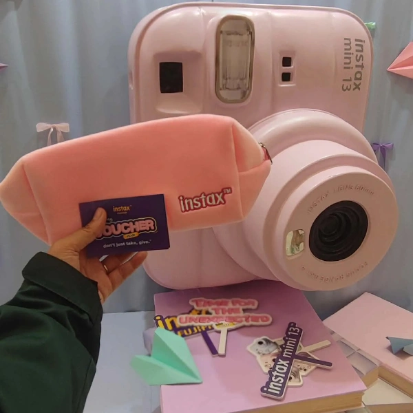 fujifilm-instax-mini-13-camera-event-3 fujifilm-instax-mini-13-camera-event-3