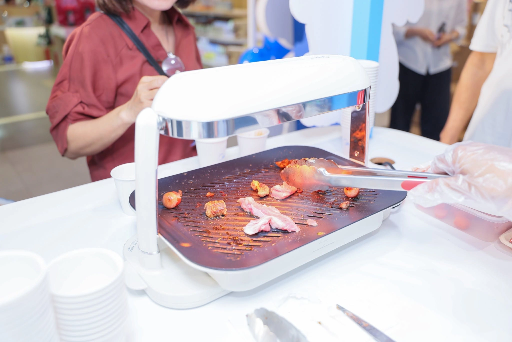 midea-consumer-electronics-marketing-8